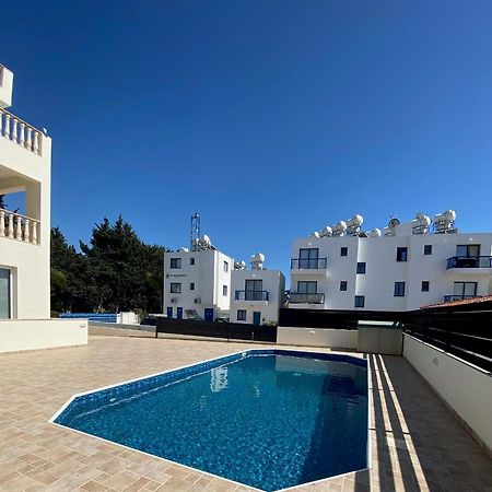 Cosy Apartment In Kato Paphos With Pool Access Eksteriør bilde