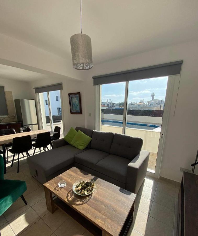 Cosy Apartment In Kato Paphos With Pool Access Eksteriør bilde