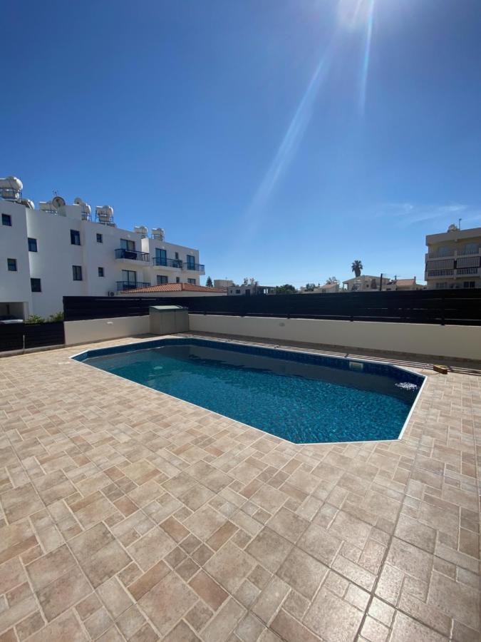 Cosy Apartment In Kato Paphos With Pool Access Eksteriør bilde