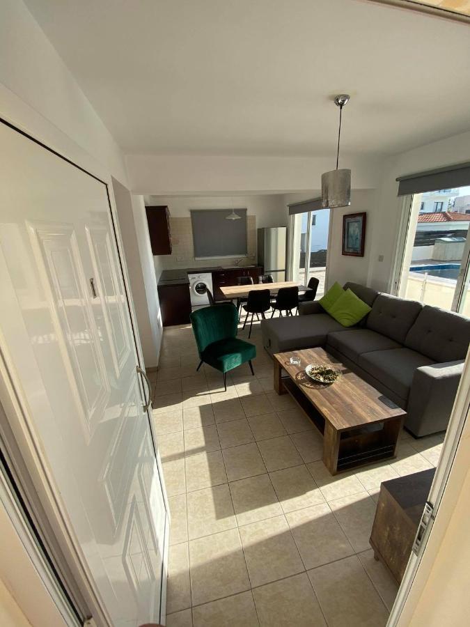 Cosy Apartment In Kato Paphos With Pool Access Eksteriør bilde
